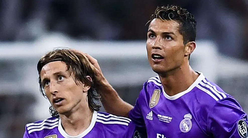 Huyền thoại Modric chia tay Real Madrid: Ronaldo gửi lời tri ân đầy xúc động