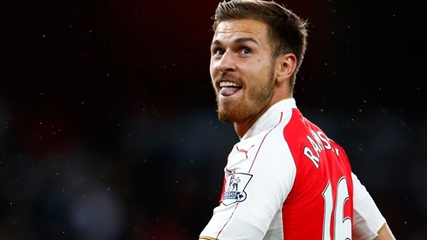 Aaron Ramsey: Chuyện kể về lời mời từ Sir Alex Ferguson và sự lựa chọn định mệnh tại Arsenal